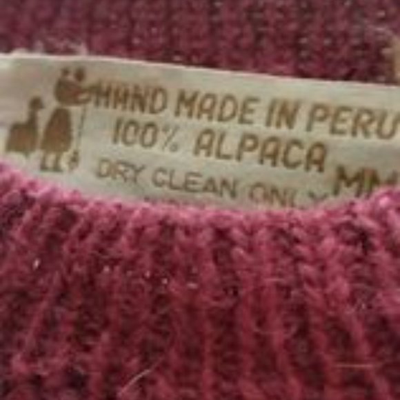 Handmade in Peru 100% Alpaca  Wool Magenta Sweater for Women - Size M - Picture 4 of 6